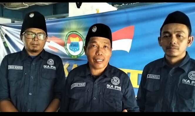 
					Dari kiri ke kanan Ridwan Nurdin, S.Si., M.Si., Muhammad Yunus, SP., MM., Ulya Sunani, S.Sos.