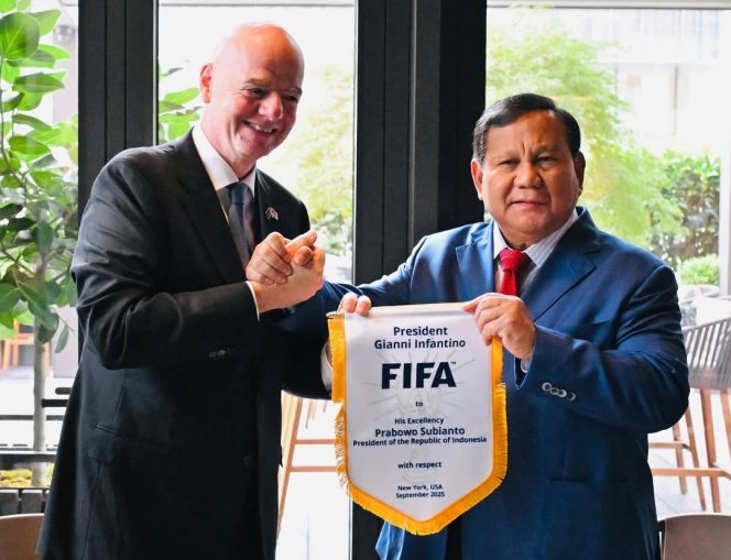 
					Pertemuan Presiden RI Prabowo Subianto dan Presiden FIFA Gianni Infantino di New York. (Foto: Instagram Erick Thohir)