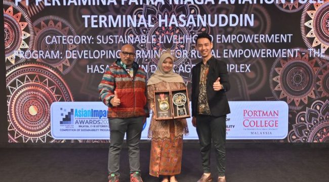 Pertamina Patra Niaga Regional Sulawesi meraih dua Platinum Award atas program unggulan di bidang CSR pada ajang Asian Impact Award 2025. (Foto: Ist)