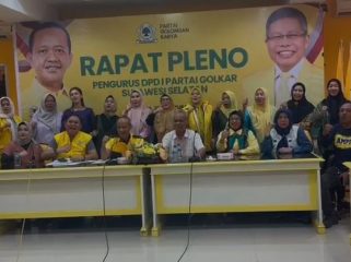 Panitia HUT ke-61 Partai Golkar Sulsel menggelar rapat pemantapan dan evaluasi persiapan kegiatan anjangsana sosial di Sekretariat DPD I Golkar Sulsel, Makassar.