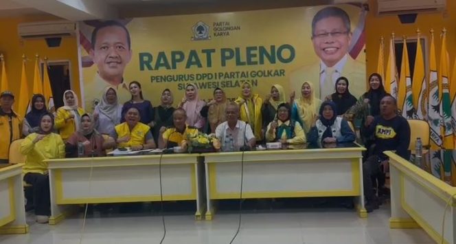 
					Panitia HUT ke-61 Partai Golkar Sulsel menggelar rapat pemantapan dan evaluasi persiapan kegiatan anjangsana sosial di Sekretariat DPD I Golkar Sulsel, Makassar.