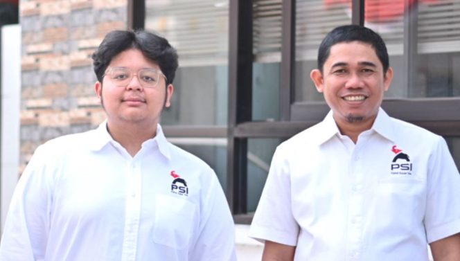
					Ketua DPW PSI Sulsel Muammar Ferirae Gandi (kiri) bersama Ketua PSI Kota Makassar yang baru, Sukarno Lallo. (Foto: Ist)