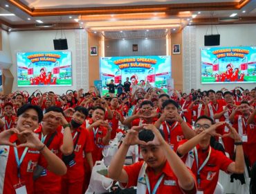  Operator SPBU mengikuti sesi pelatihan pelayanan prima dan pengembangan diri pada kegiatan Pembekalan Operator SPBU Pertamina Patra Niaga Sulawesi di Makassar. (Foto: Ist)